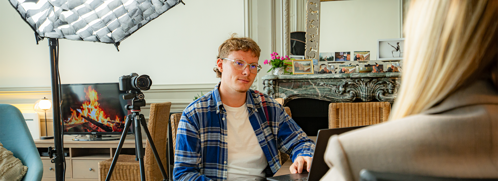 Gaëtan Peugnet, community manager freelance à Lille, travaillant sur une stratégie réseaux sociaux